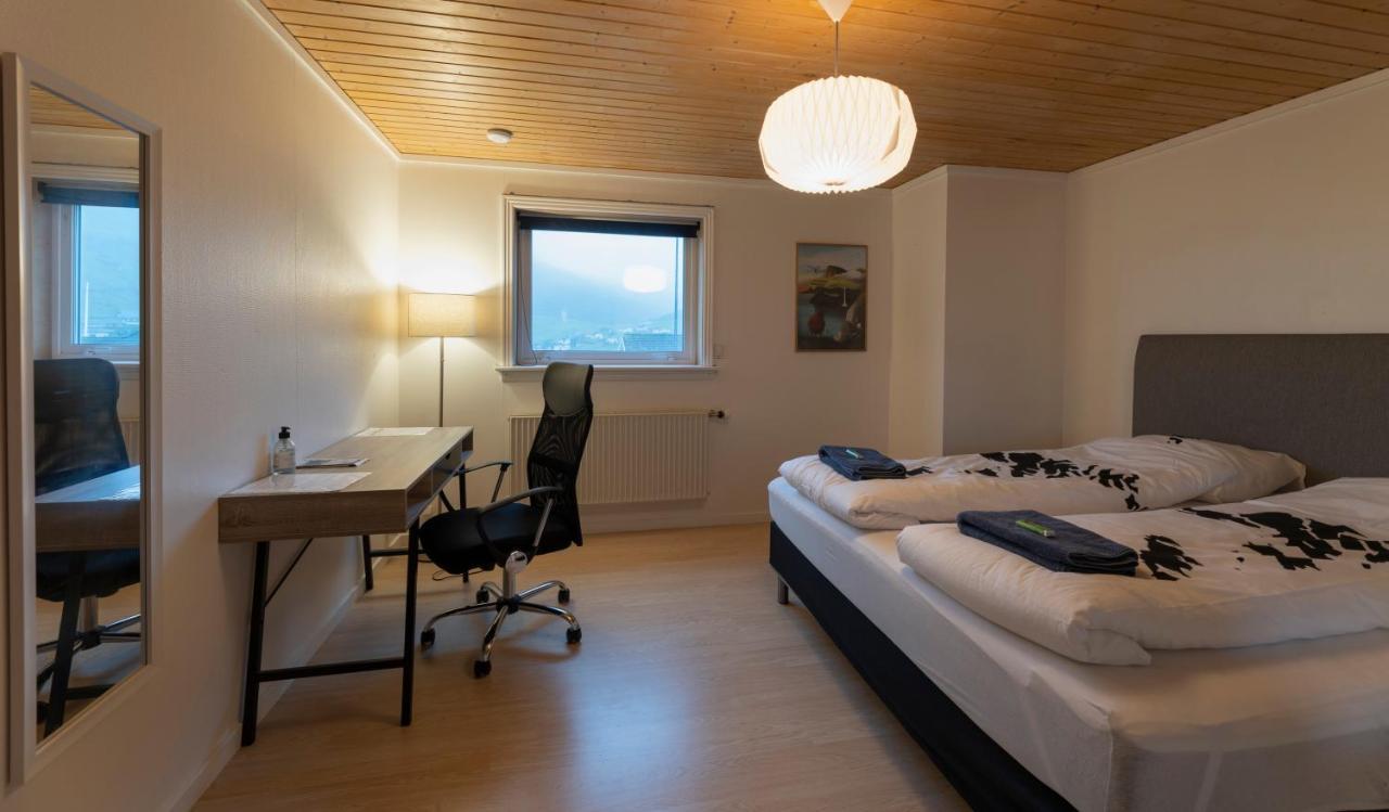Pouls Airport Guesthouse - Phd Car Rent Sorvagur Exterior photo